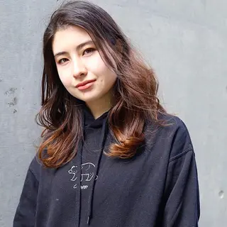 セミロング カラー パーマ ヘアアレンジ トレンドヘア🩶 艶髪🩶yoshiのヘアスタイル