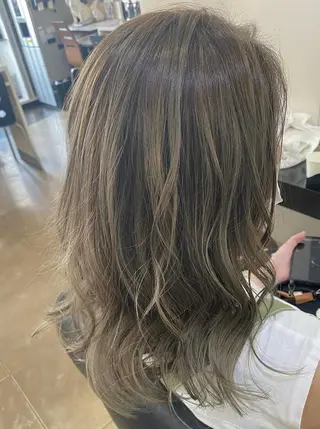 セミロング カラー ヘアアレンジ 烏山 達也のヘアスタイル