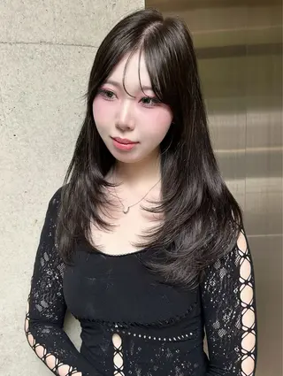 ロング カラー 透け感ベージュ🤎 韓国ヘアtakutoのヘアスタイル
