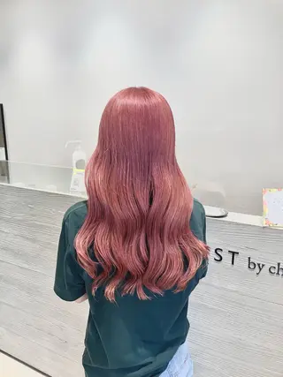 ロング カラー サキ🤍ハイトーン 🩰くびれ巻きヘアのヘアスタイル