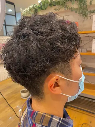 パーマ メンズ 前田 輝のヘアスタイル