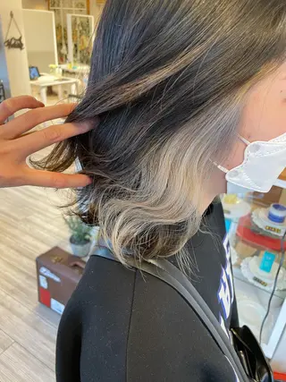 ミディアム カラー インナーカラー 推し ブリーチ  髪質改善のヘアスタイル