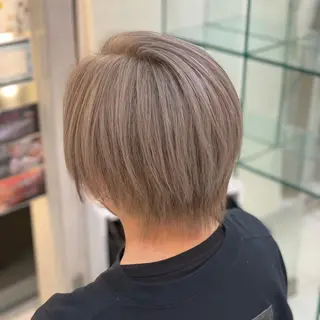 ショート カラー 猪瀬 紗耶佳のヘアスタイル