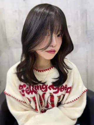 ミディアム カラー ダブルカラー／レイヤ ーカット𝓜𝓐𝓞のヘアスタイル