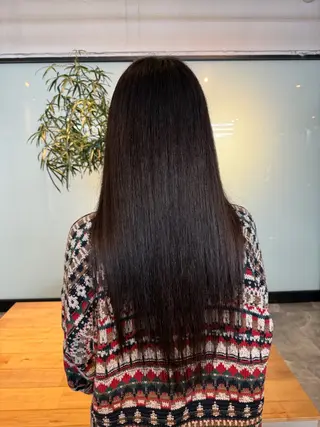 セミロング 暖色カラー得意🔥 栗俣嵐のヘアスタイル