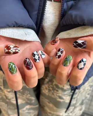 ネイル 🪐富島彩夏 /海外nail🪐のネイルデザイン