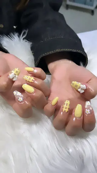 ネイル Queen ネイル&アイラッシュのマツエク・マツパデザイン