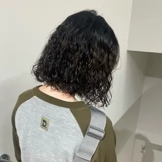 ミディアム パーマ 岩橋 生和のヘアスタイル