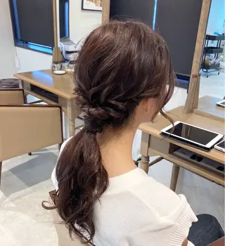 酸性ストレート/ブリ ーチなしWカラー河本のヘアスタイル