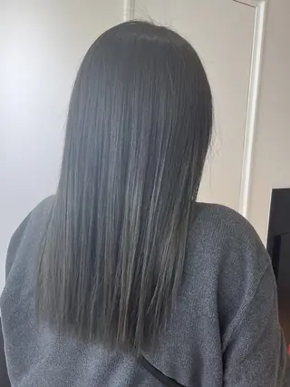 ロング カラー 江坂 misaki のヘアスタイル