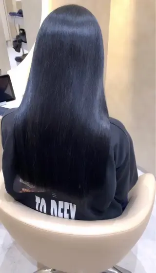 ロング カラー 美髪矯正 吉岡柊斗のヘアスタイル