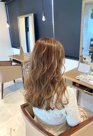 ロング 酸性ストレート/ブリ ーチなしWカラー河本のヘアスタイル
