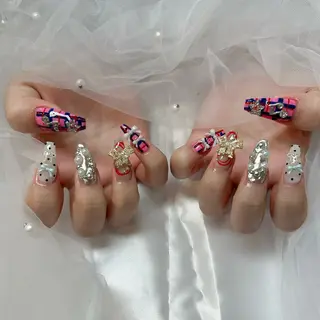 ネイル Roi〈ロア〉 Yunaのネイルデザイン