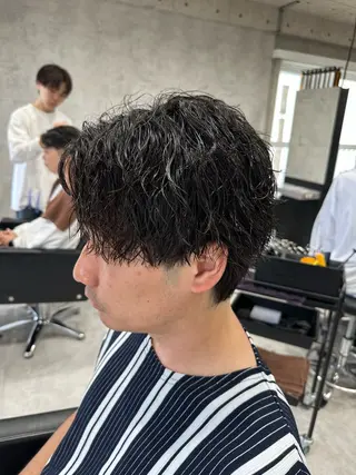 ショート パーマ メンズ ユウ🪄 パーマ指名No1のヘアスタイル