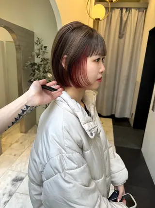 ショート カラー ブリーチ😼 ボブ✍️レイヤーのヘアスタイル