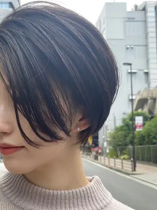 ショート カラー 江坂 misaki のヘアスタイル
