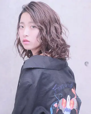 ミディアム カラー 及川 光のヘアスタイル