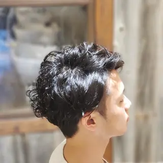 メンズ パーマ ミディアム 槌本 健成のヘアスタイル