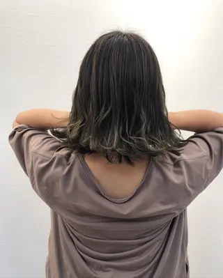 カラー ツノガイ エリのヘアスタイル
