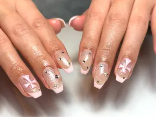 ミディアム Nailsalon Puttiのネイルデザイン