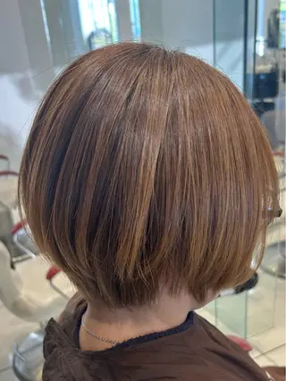ショート カラー パーマ 鈴木 颯介のヘアスタイル