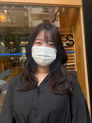 セミロング カラー 淀 小南津のヘアスタイル