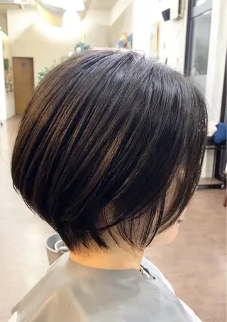 ショート カラー ing's・hair イングス・ヘアーのヘアスタイル
