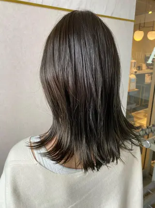 ミディアム 小口 晃のヘアスタイル