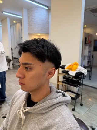 ショート 呉屋 俊介のヘアスタイル