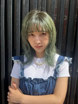 ミディアム カラー レイヤーカット/ブラ ウンカラー/河野凜のヘアスタイル