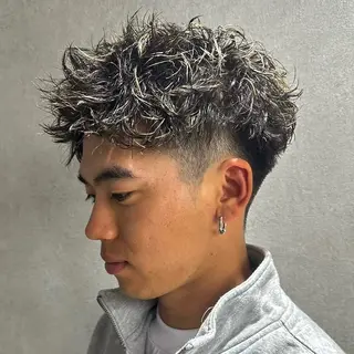 カラー メンズ メンズ特化🏹カット パーマ/チヒロ🤍のヘアスタイル