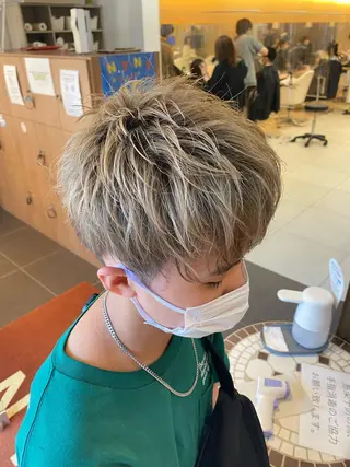ショート カラー メンズ 塩谷黎✨イルミナ カラーメンズパーマ✨のヘアスタイル