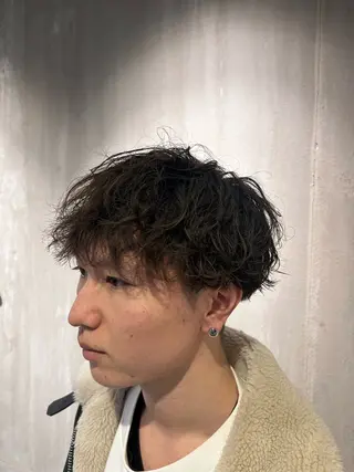パーマ メンズ tote. 成瀬晃のヘアスタイル