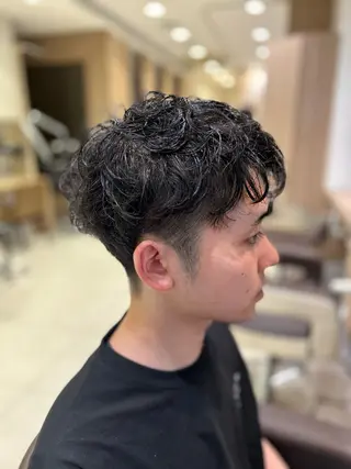 ショート メンズ メンズハイライト × perm Runoのヘアスタイル