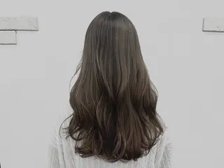 セミロング カラー YUZUKI/艶カラ ー/丸みショートのヘアスタイル