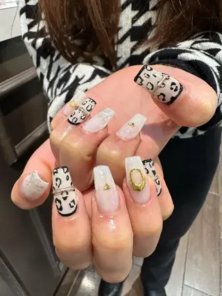 ネイル 個性派ネイル 🌼 ハルカ ♡の眉毛・アイブロウイメージ