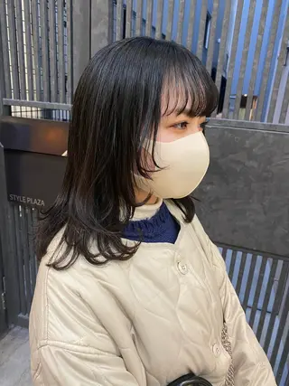 ミディアム ウルフカット/吉村 桃子のヘアスタイル