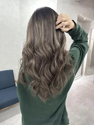 ロング カラー パーマ ヘアアレンジ ハイトーン カラーのヘアスタイル