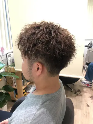 ショート カラー パーマ メンズ 関西センターパート メンズモデル募集のヘアスタイル