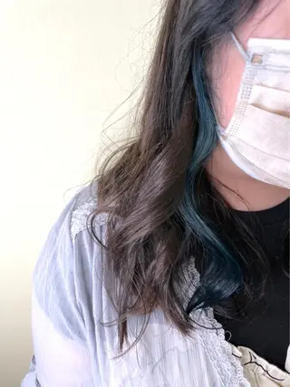 ミディアム カラー 平田 怜のヘアスタイル