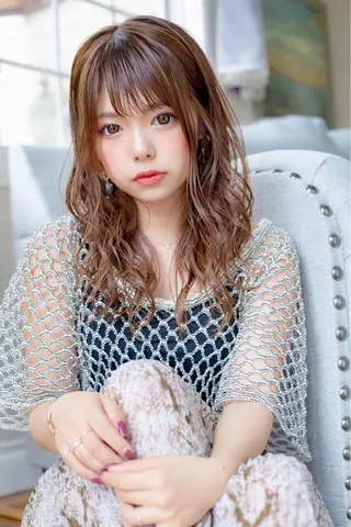 セミロング 代表山口ひな 髪質改善のプロのヘアスタイル