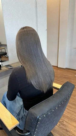 ロング カラー 鵜飼 真伍のヘアスタイル