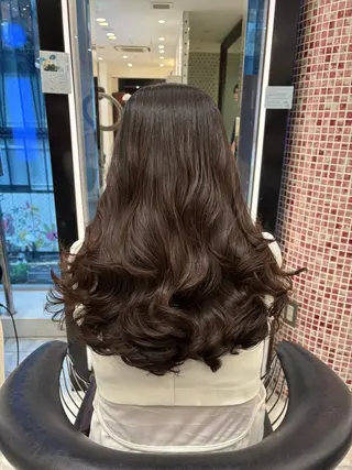 セミロング パーマ 韓国っぽ透け感カラー マンツーマン🫧なおのヘアスタイル