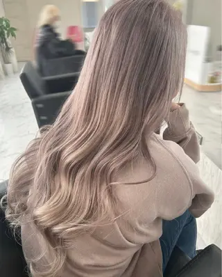 ロング 💙透明感カラー推し 🇰🇷ココロ🦋のヘアスタイル