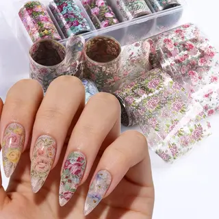 ネイル 🌈 Laule'aのネイルデザイン