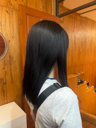 セミロング カラー 淀 小南津のヘアスタイル