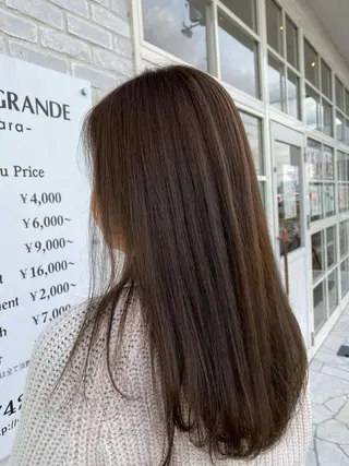 ロング 岡本 真実のヘアスタイル