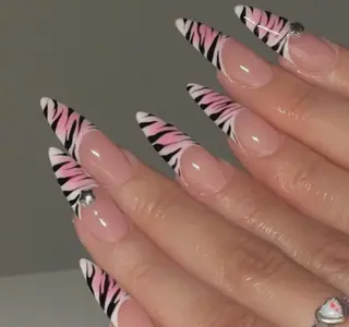ネイル ネイリスト シンのネイルデザイン