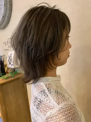 ミディアム Lit.豊橋 夏目のヘアスタイル