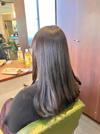 カラー 〜lynn〜Moana by HEADLIGHT 武蔵小杉2号店所属・lynn Moana moyuのヘアスタイル